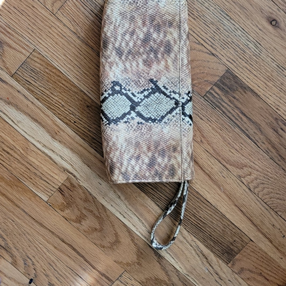 CLUTCH - Picture 2 of 3